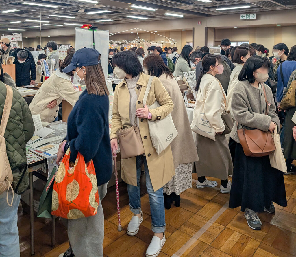 紙博の会場の様子